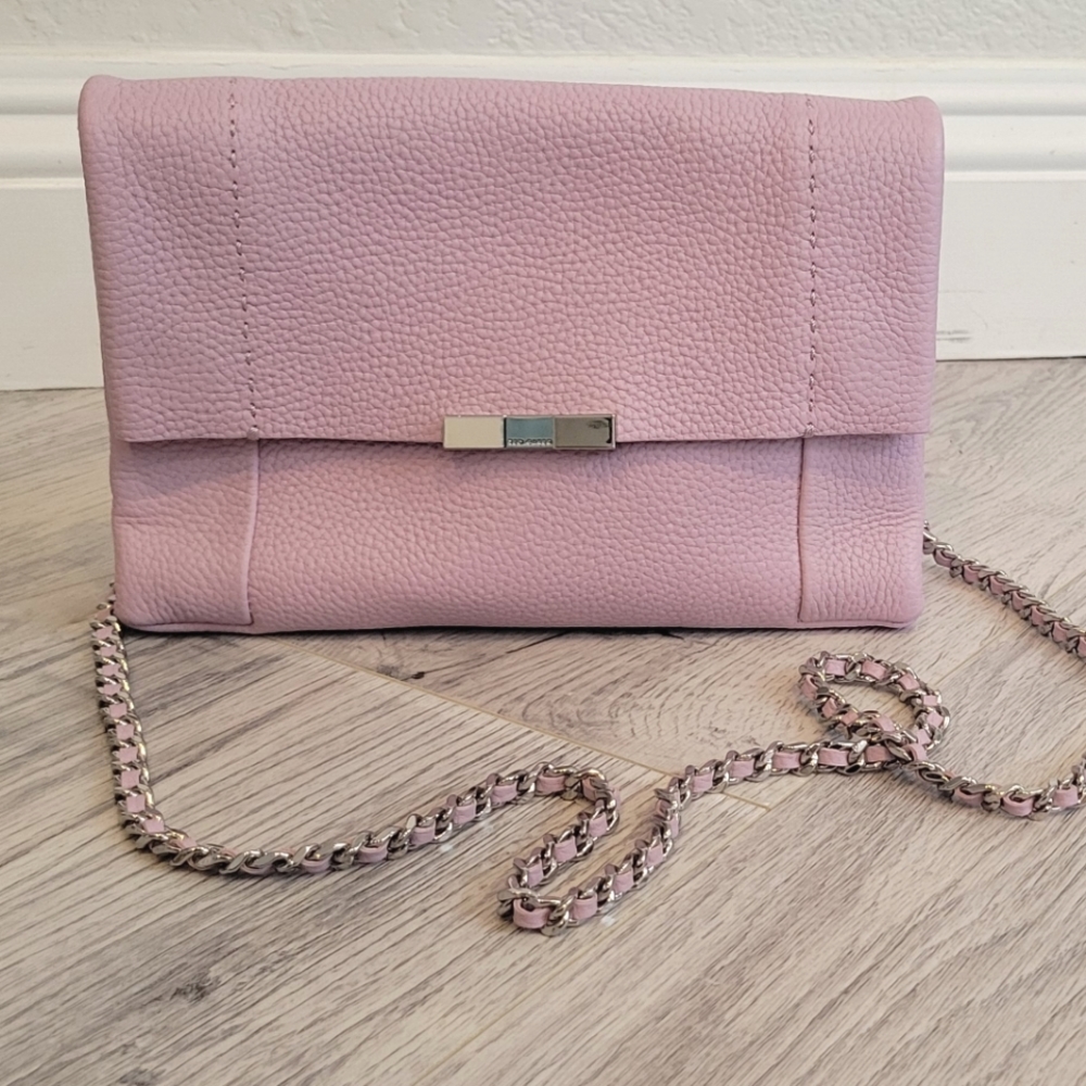 Light purple purse. Light purple/violet.  Like new
